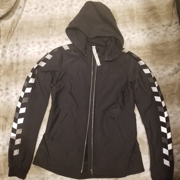 Lululemon jacket - Picture 2 of 4